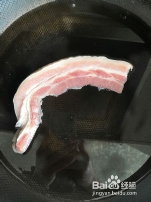 食补养生芋头扣肉的做法