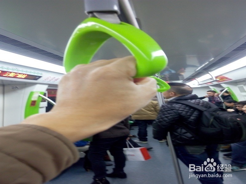 如何安全乘坐地铁
