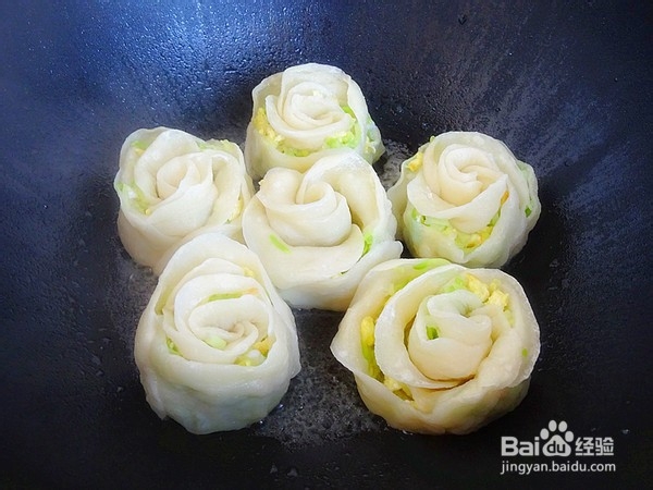 花朵水煎饺的做法