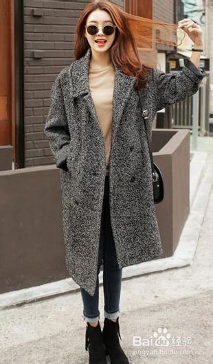 OL冬季穿中长大衣+紧身裤 时尚又显女人味