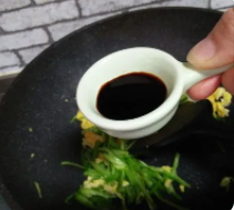 如何做尖椒扁豆丝