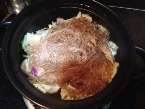 教你怎么做墨斗鱼腊肠花菇腐竹粉丝煲