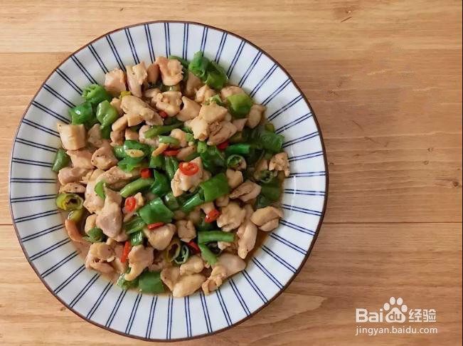 怎样做出家常菜系列之糯米椒炒鸡丁