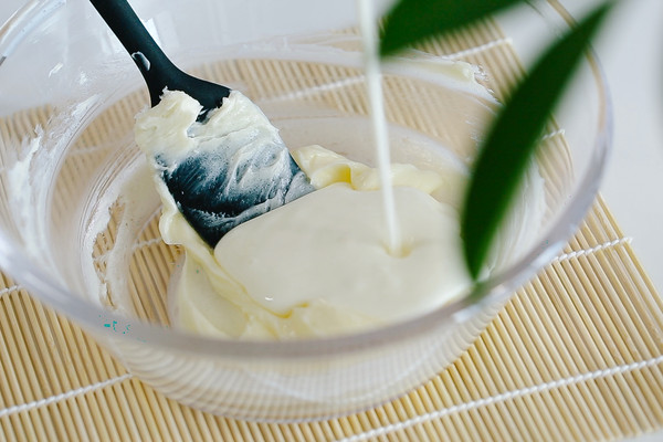 绿豆芝士冰皮月饼