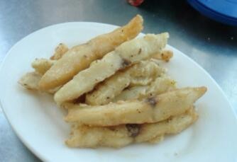 龙利鱼柳的做法——油炸鱼柳