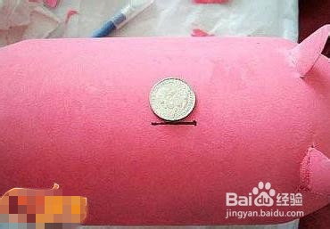 饮料瓶巧做小猪存钱罐