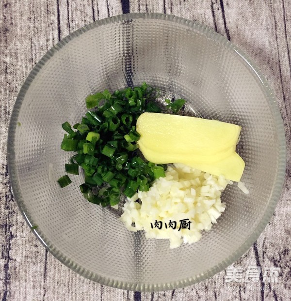 正宗四川家常菜水煮牛肉肉肉厨