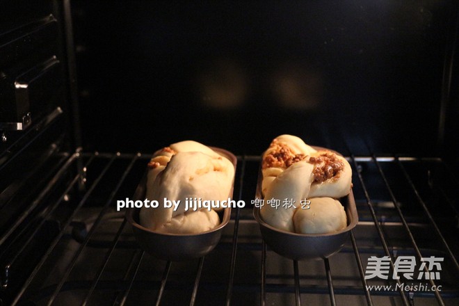 红糖花生酱香辫子面包