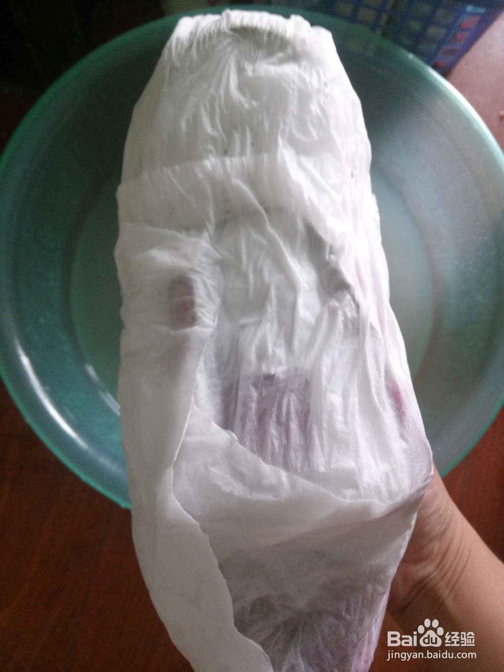纯色运动鞋脏了怎样变干净没有黄色