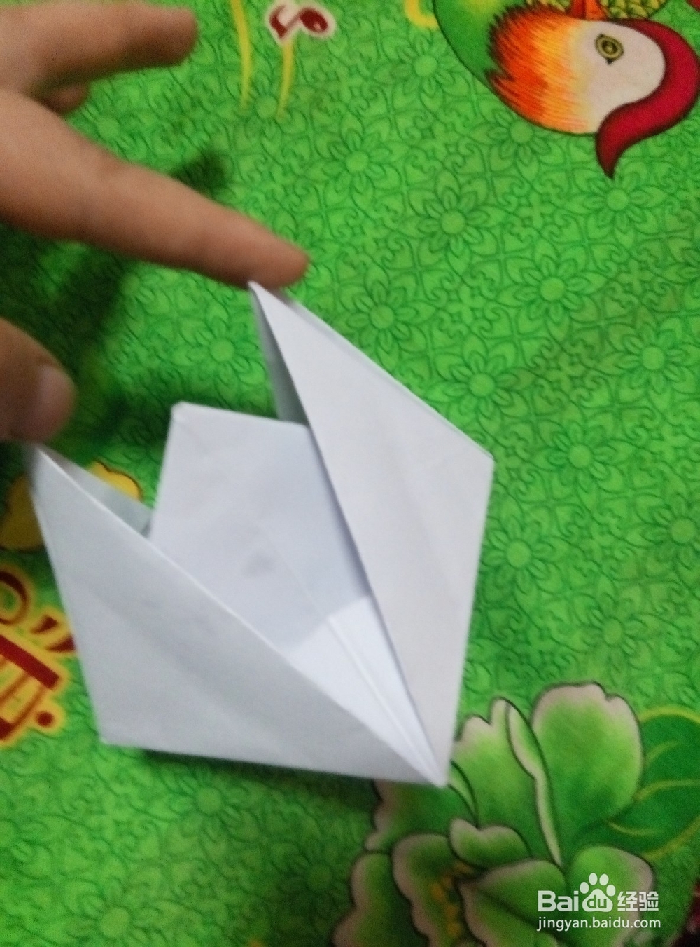 折纸艺术：怎样用纸折小船