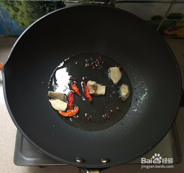 如何做出好吃的酸菜炖腊排骨