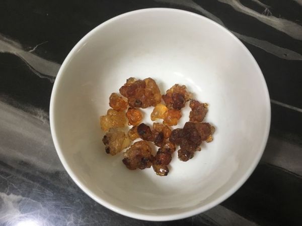 桃胶皂米红枣枸杞羹