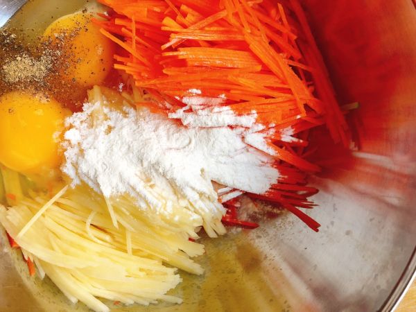 土豆胡萝卜鸡蛋饼