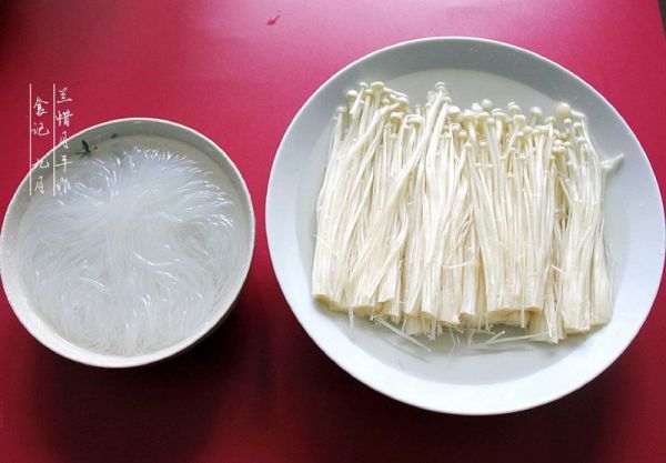 金银蒜粉丝蒸金针菇