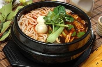 长沙砂锅土豆粉培训的做法