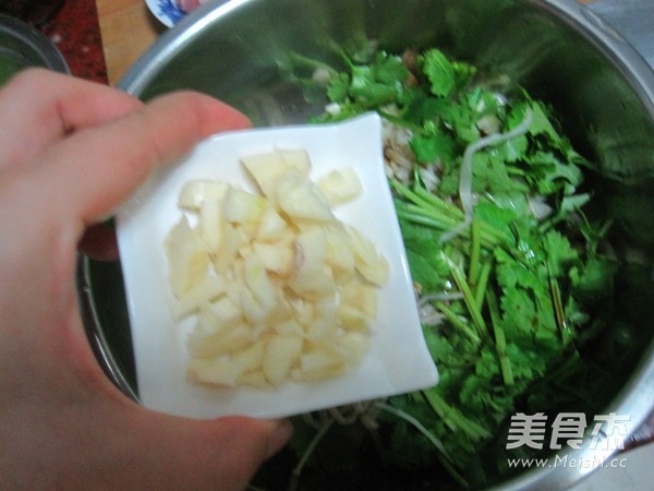 香菜拌金针菇