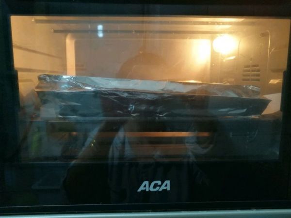 丑萌兔豆沙面包