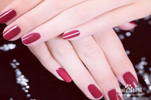 女性涂指甲油的危害