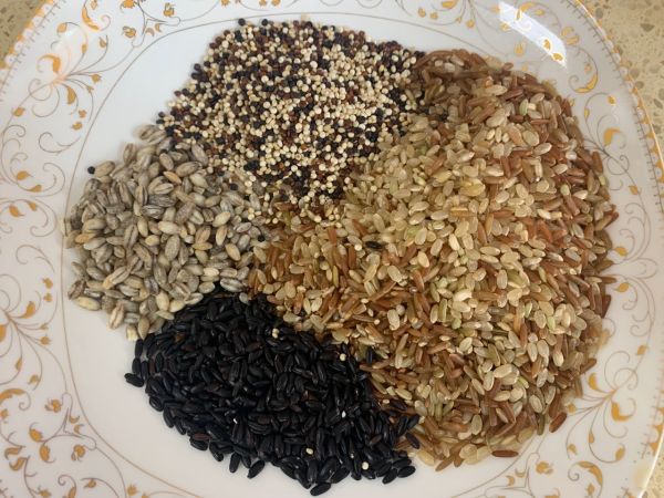 低GI藜麦杂粮菠萝饭