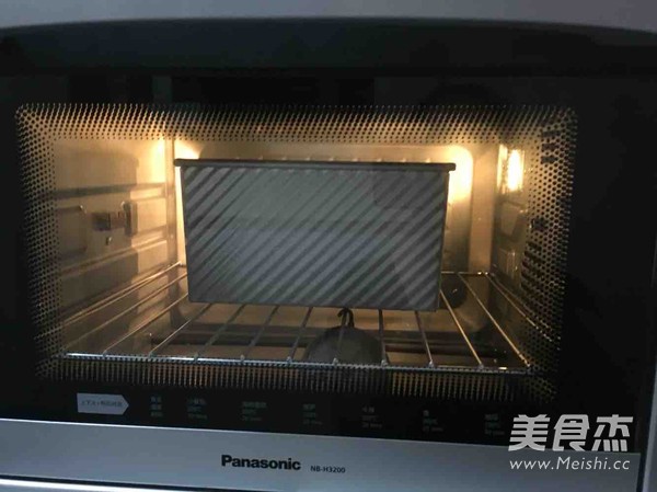 香浓椰香葡萄干面包