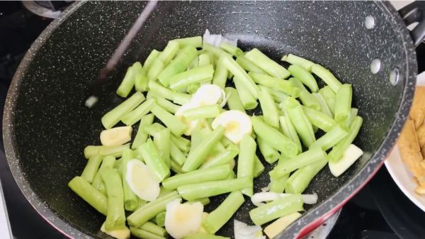 锅烧豆腐烧豆角