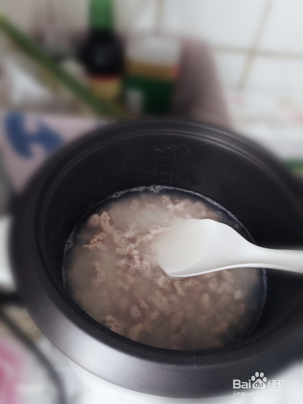 家常简单的皮蛋瘦肉粥
