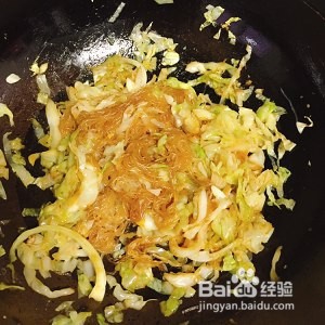卷心菜粉丝炒鸡蛋的美味做法