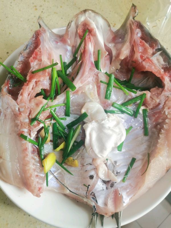 双椒蒸雄鱼鱼头