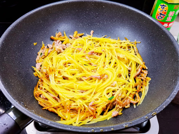 榨菜土豆炒肉丝