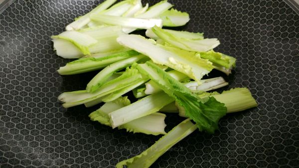 红肠豆腐小白菜