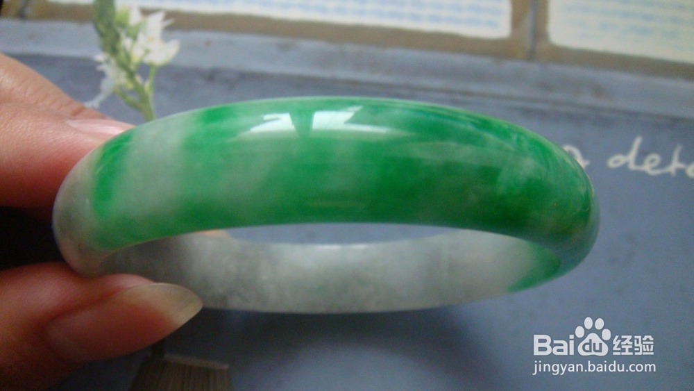 怎样挑选七彩云南翡翠