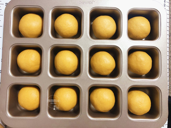 南瓜芋泥小方包