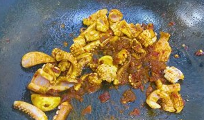 爆炒香辣鱿鱼的烹饪方式