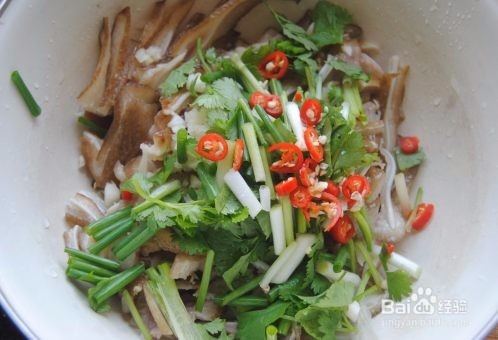 家常版凉拌猪耳是如何做的?教程图解