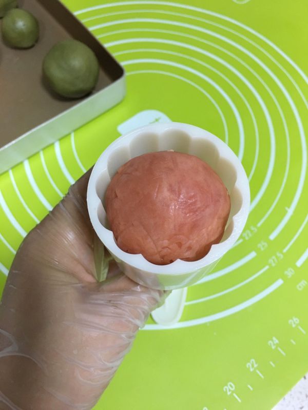 桃山皮流心月饼and桃山皮月饼