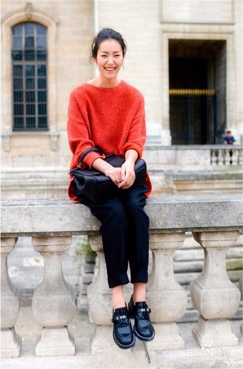 脸大的人适合什么发型和衣服