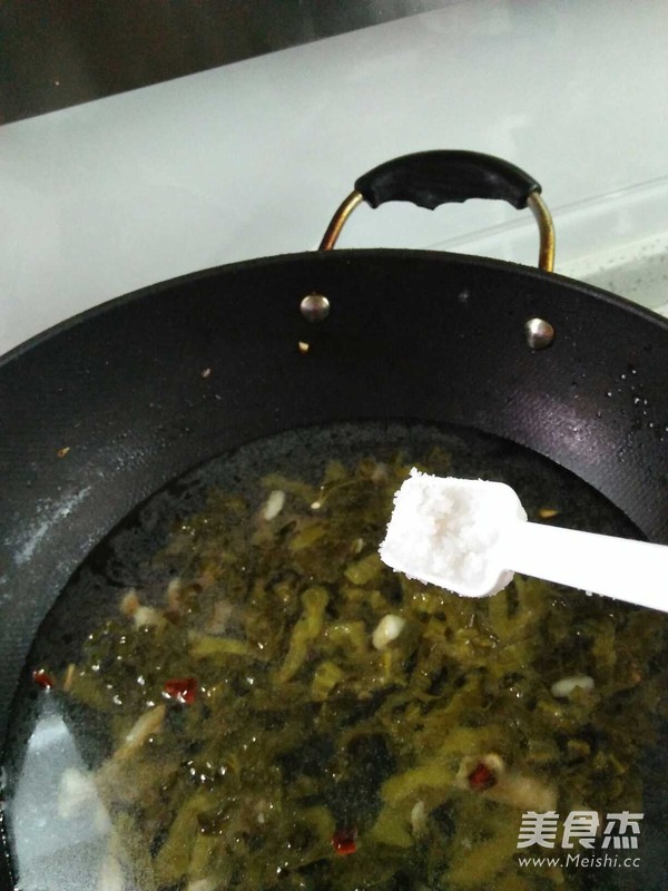 酸菜肉丝年糕汤