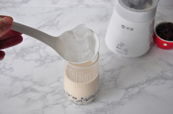 黑糖糙米红豆奶茶