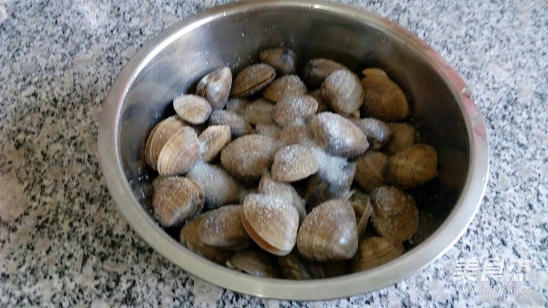 炒黄蚬子的做法