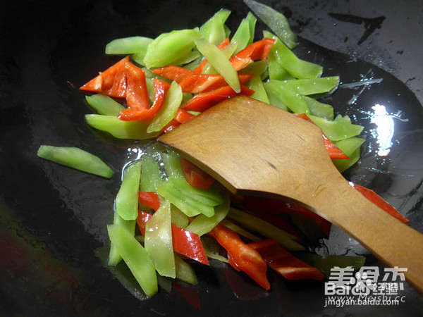 红椒油豆腐炒莴笋