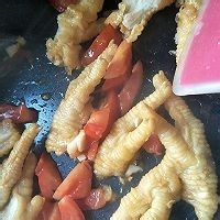 如何制作美味的酸汤凤爪
