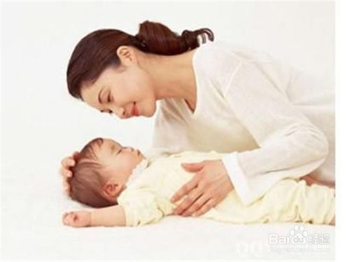 婴儿抚触有哪些好处？