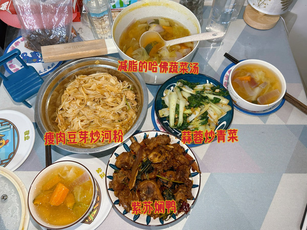 瘦肉豆芽炒河粉