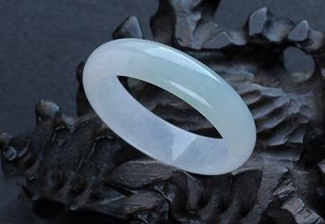 冰种翡翠的鉴别方法 怎样鉴定翡翠是不是冰种