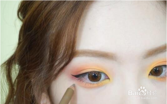 学化妆好不好就业