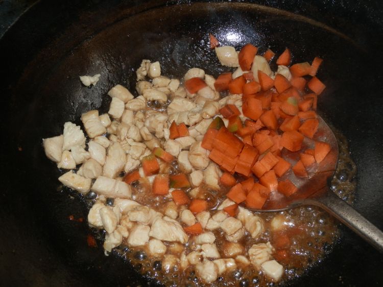 辣子鸡丁还不会做？小编来教教你