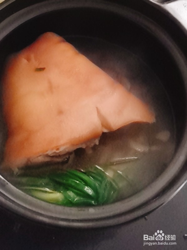 火腿炖肘子怎么做