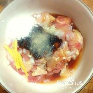 教你怎么做香菇滑鸡煲仔饭