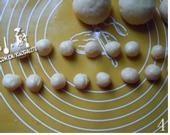 制作受欢迎的喧软可口的馒头--发财猪馒头