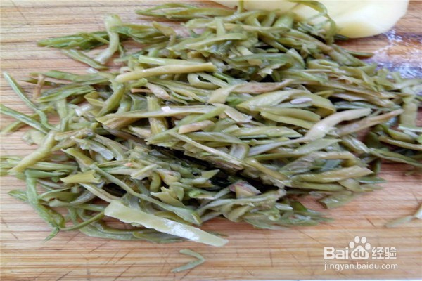 土豆 豆角丝焖面怎么做